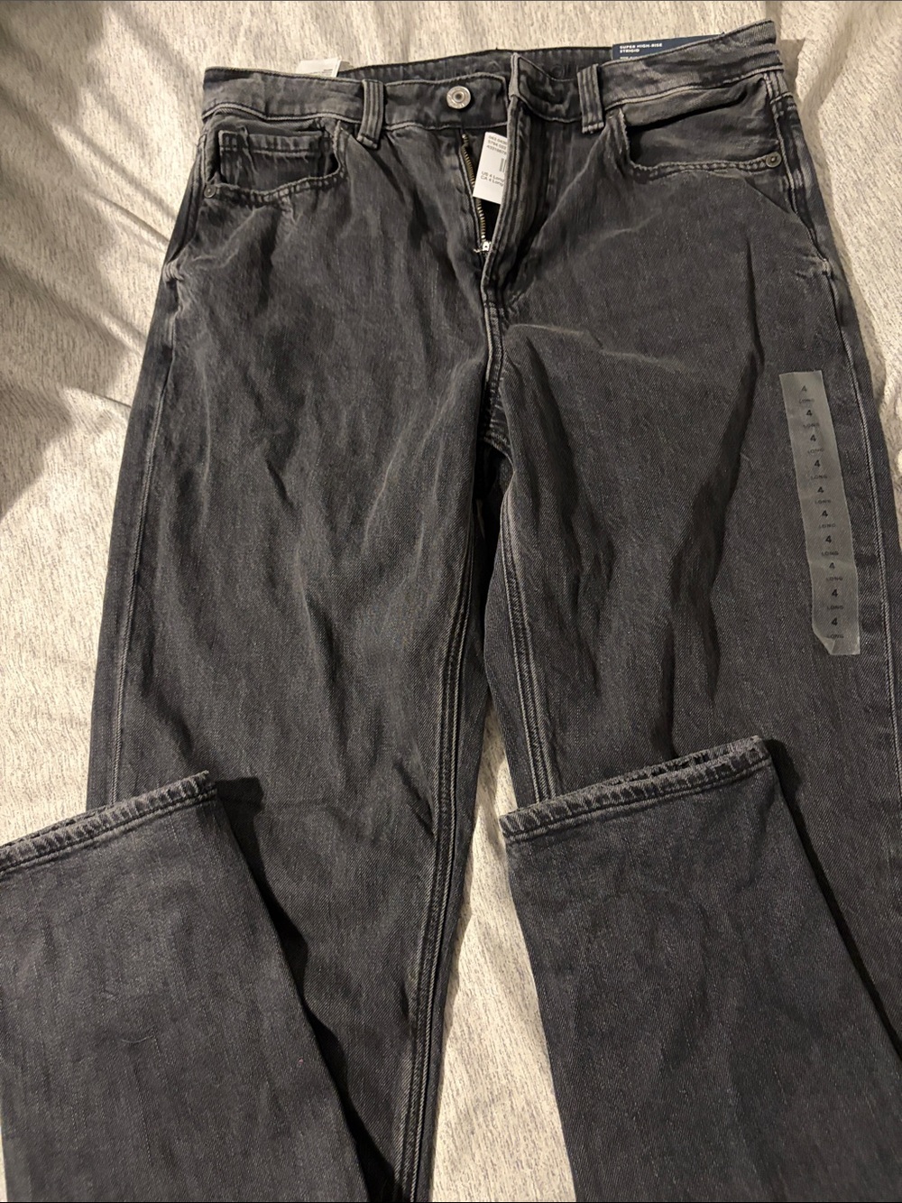 American Eagle mom Jean